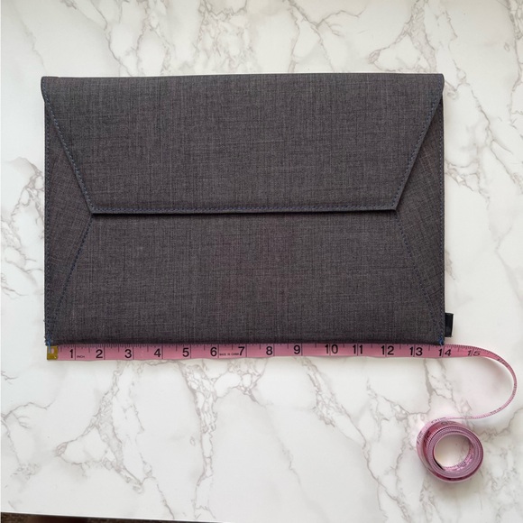 Incase - Envelope Sleeve in Woolenex fits MacBooks, laptops, tablets- gray/blue - Picture 13 of 14